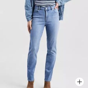 Levi’s Straight Jeans